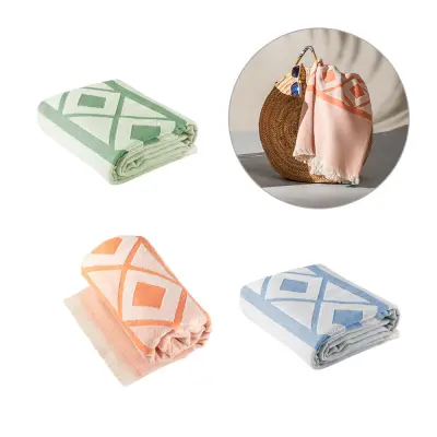 MALEK. Multifunctional bath towel (350g/m²) made of light and resistant cotton (85%) and recycled cotton (15%)