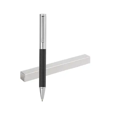 MONTREAL. Metal ball pen with twist mechanism and clip