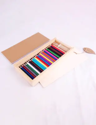 WOODEN CASE DRAWING SET